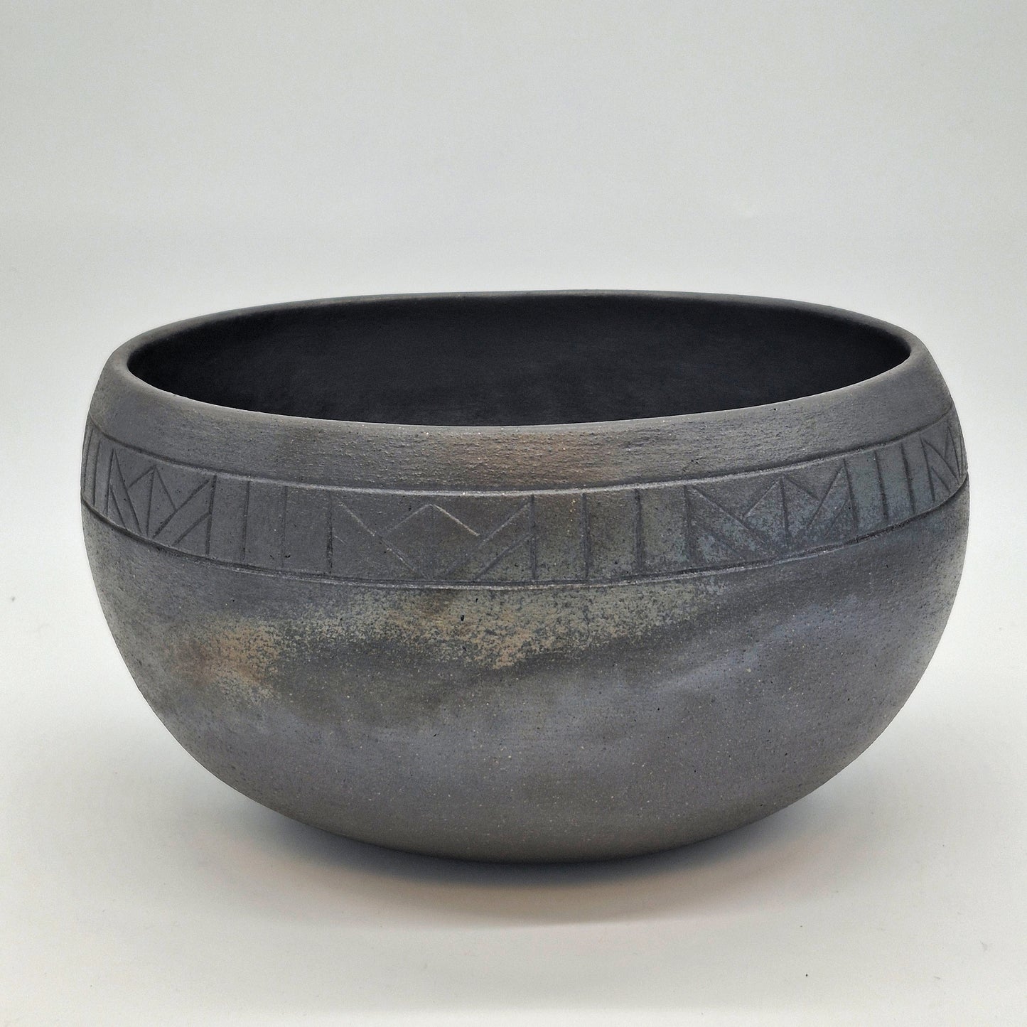 Clarence Cruz ~ 5 1/4 Quart Mica Open Bowl, 5 3/4" x 11" x 11"