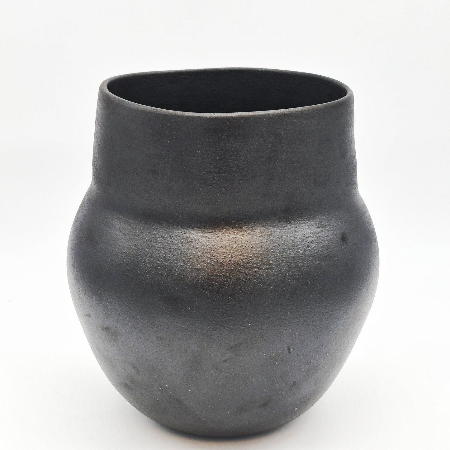 Clarence Cruz ~ 7 Quart Traditional Bean pot, 10" x 9 1/2" x 9 1/2"