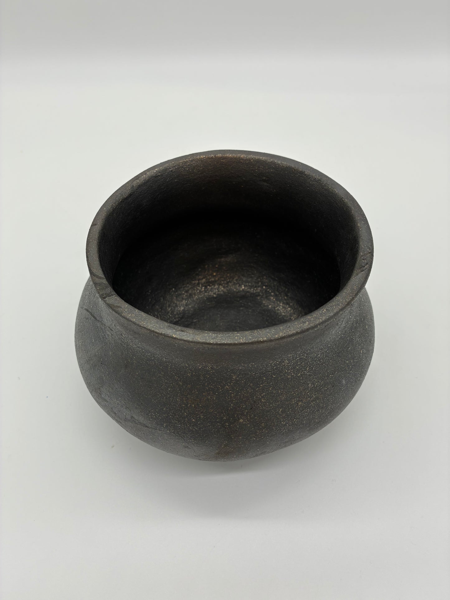 Lee Onstott ~ 1 3/4 Quart Traditional Black, 6 3/4" x 7" x 4 3/4"