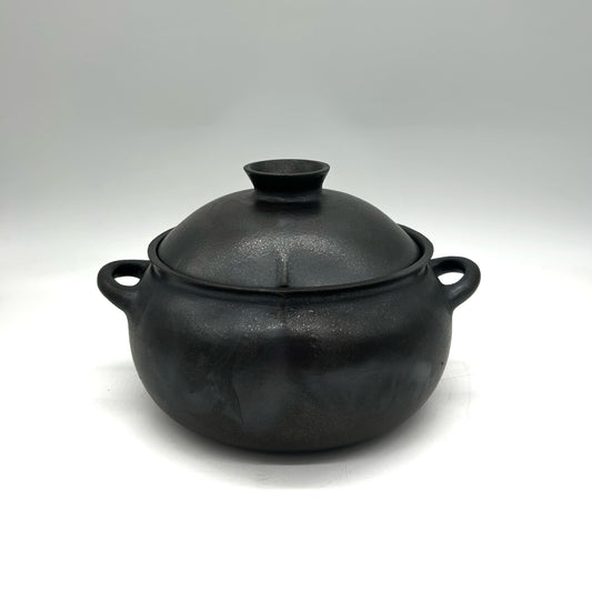 Lorenzo Mendez ~ 2 3/4 Quart Black Mica Casserole Style Pot, 6" x 9 3/4" x 8 1/4"