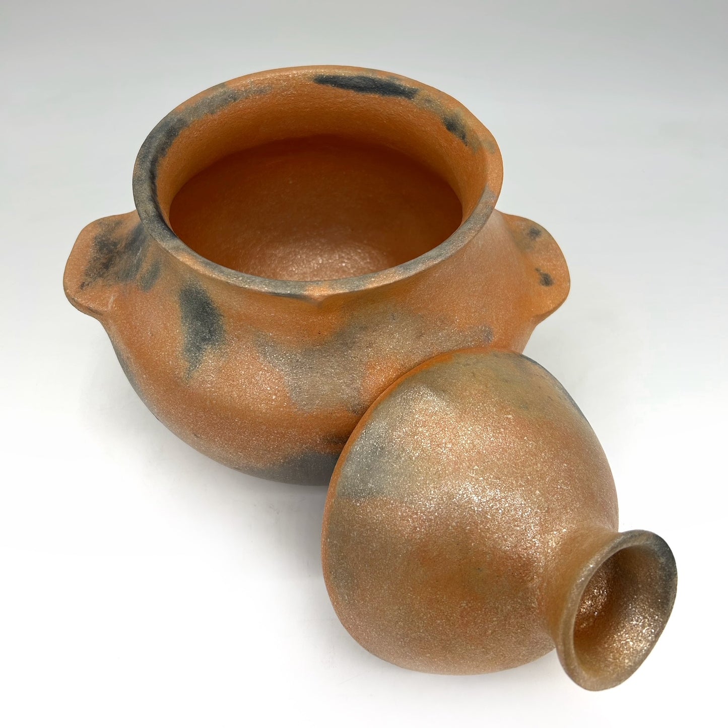 JT Beggs ~ 4 Quart Bean pot, 9 1/2" x 10" x 8"