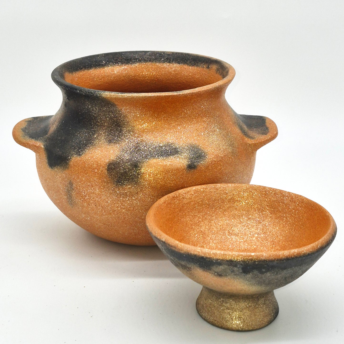 JT Beggs ~ 2 1/4 Quart Traditional Bean Pot with Lid, 8 1/4" x 7 1/2" x 7 3/4"