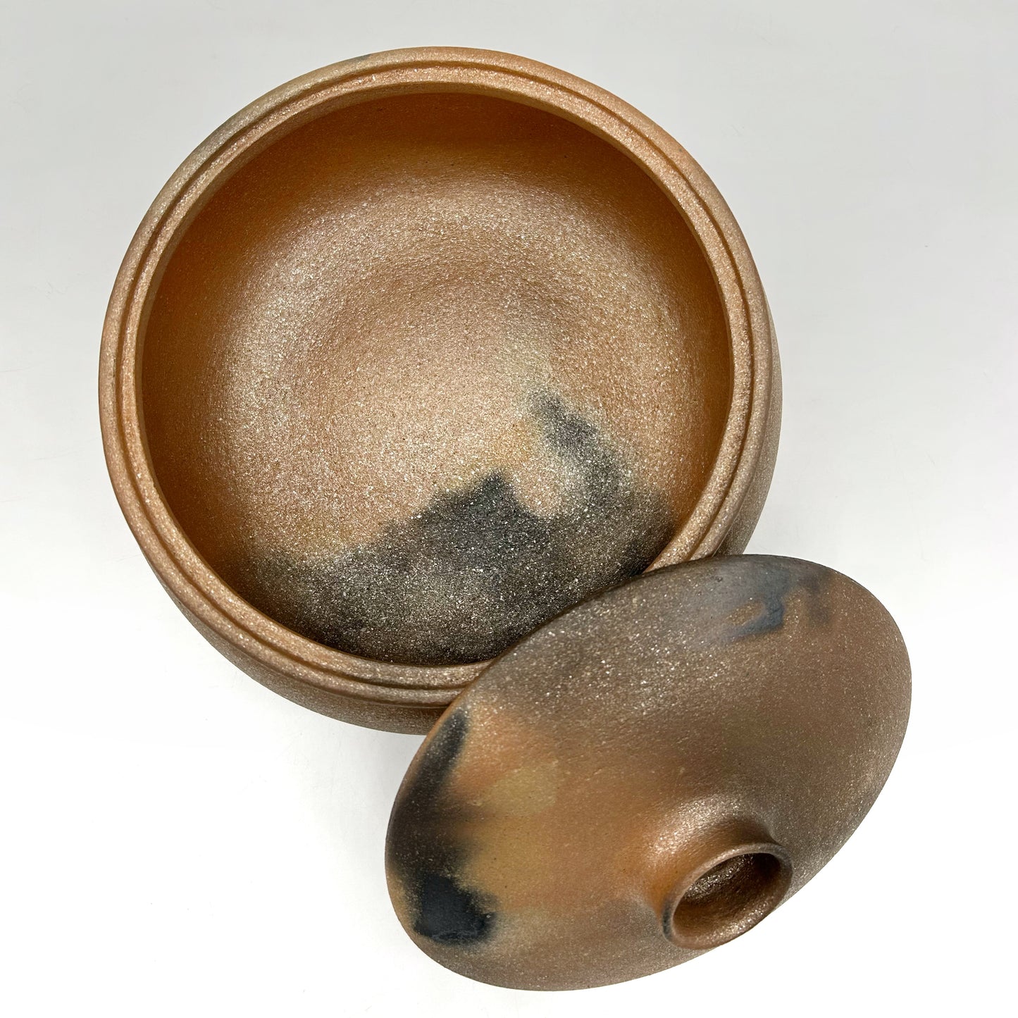 Rhonda Avidon ~ 4 1/4 Quart Mica Casserole style pot, 7" x 10" x 10"