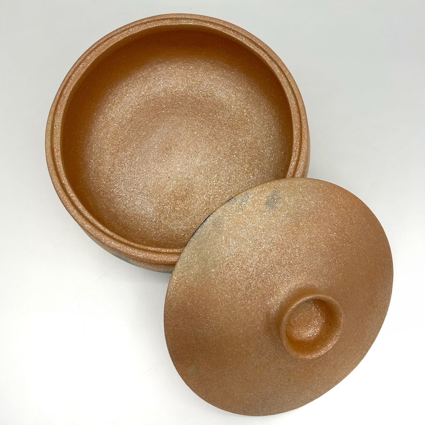 Rhonda Avidon ~ 3 1/2 Quart Mica Casserole style pot, 6" x 10" x 10"