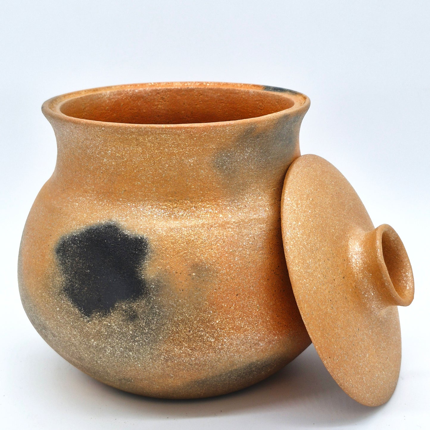 Rhonda Avidon ~ 4 1/2 Quart Traditional Bean Pot with Lid, 8 1/2" x 8 1/4" x 8 1/4"