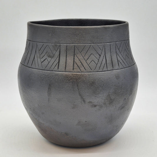 Clarence Cruz ~ 7 1/4 Quart Traditional Bean pot, 9 1/2" x 9 1/2" x 9 1/2"