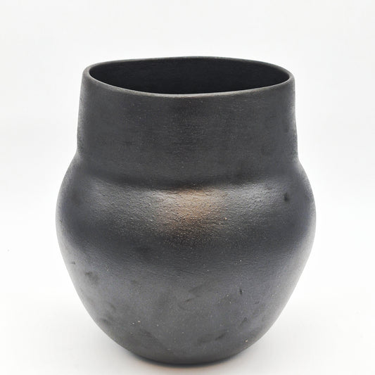 Clarence Cruz ~ 7 Quart Traditional Bean pot, 10" x 9 1/2" x 9 1/2"