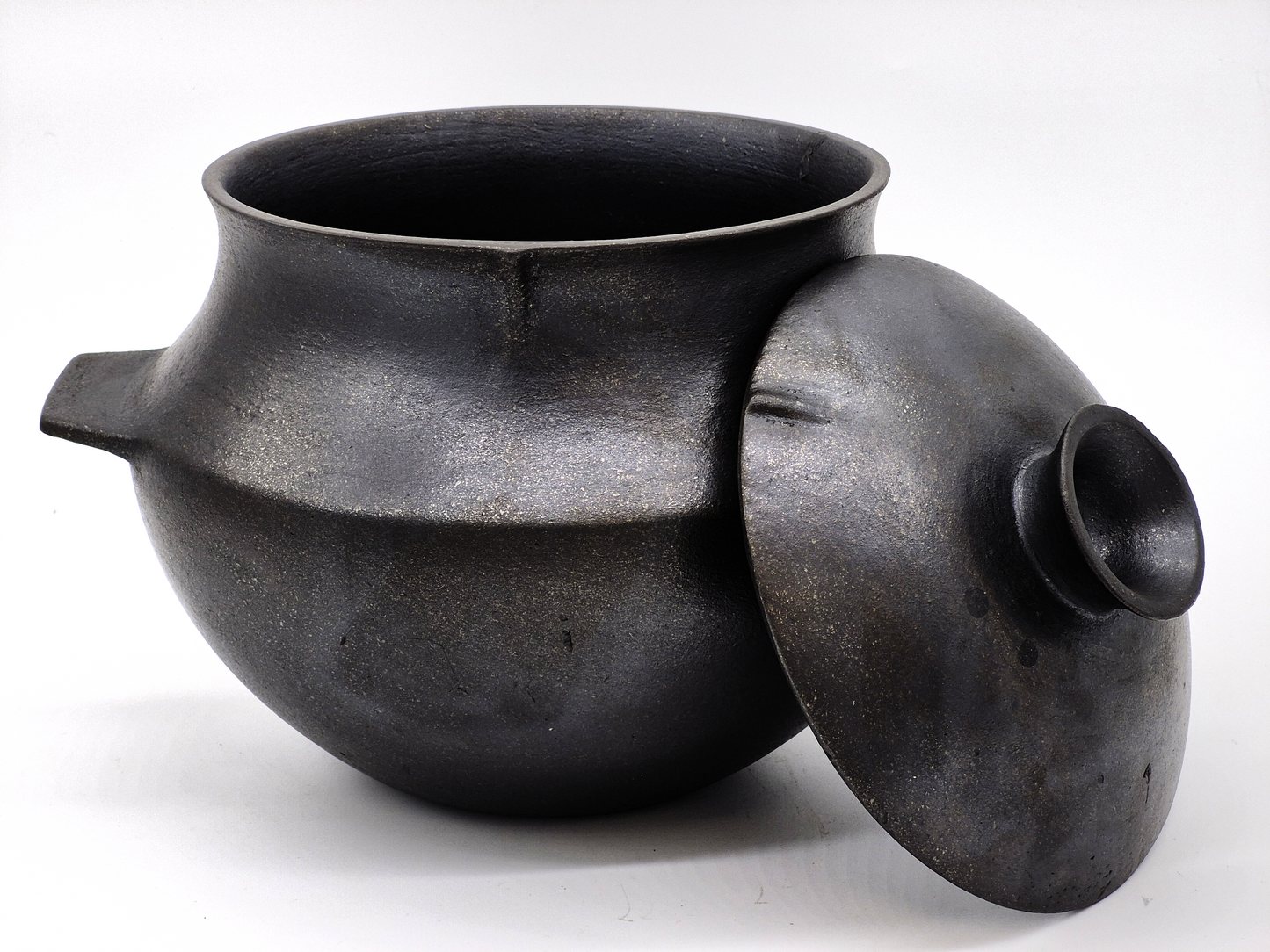 Lorenzo Mendez ~ 4 3/4 Quart Black Mica Bean Pot with Lid, 9" x 11" x 9 1/2"