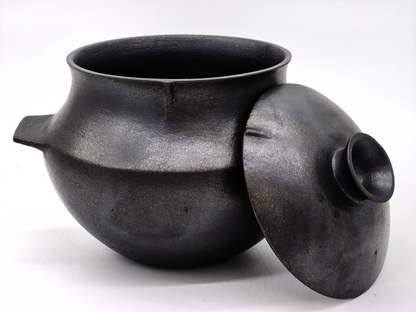 Lorenzo Mendez ~ 4 3/4 Quart Black Mica Bean Pot with Lid, 9" x 11" x 9 1/2"
