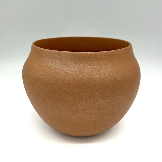 Clarence Cruz ~ 4 1/2 Quart Traditional Bean pot, 7 3/4" x 9" x 9"