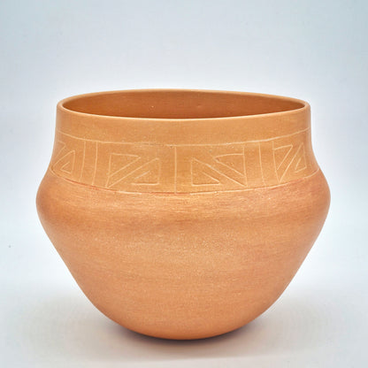 Clarence Cruz ~ 5 1/2 Quart Traditional Bean pot, 8" x 9 3/4" x 9 3/4"