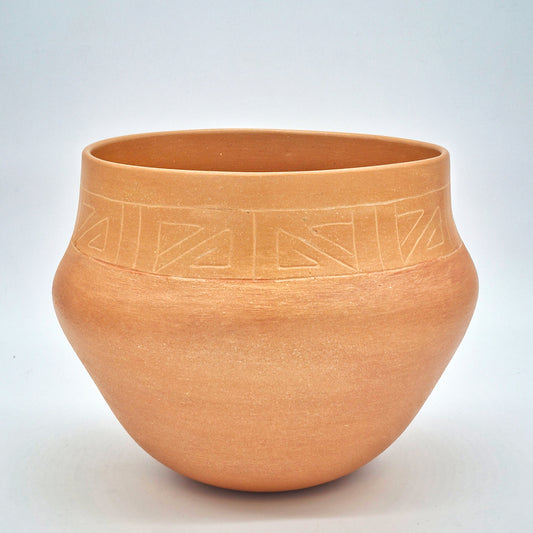 Clarence Cruz ~ 5 1/2 Quart Traditional Bean pot, 8" x 9 3/4" x 9 3/4"