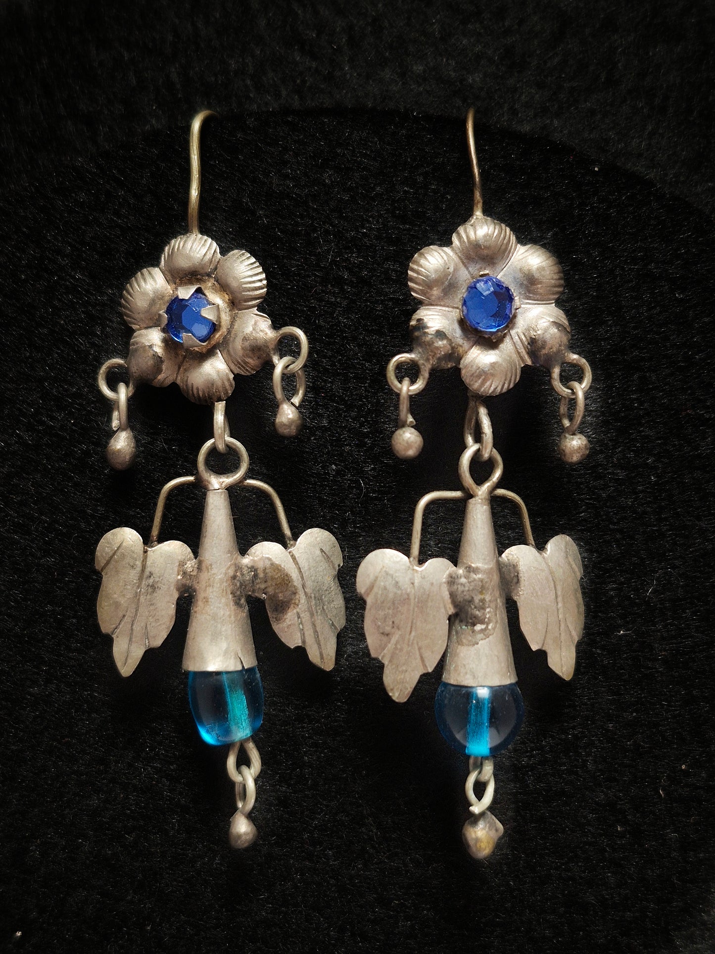 Vintage Flower Earrings, Ecuador  2" x 1"