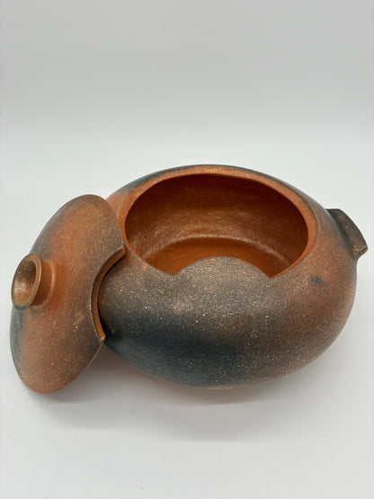 Mary North~ Casserole Style Bean Pot 2 3/4 Quart 5 1/4" x 9 1/8" x 9 3/4"