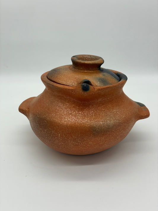 Lee Onstott ~ 2 1/4 Quart Traditional Bean Pot with Lid, 8" x 10" x 6"