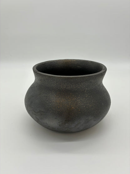 Lee Onstott ~ 1 3/4 Quart Traditional Black, 6 3/4" x 7" x 4 3/4"