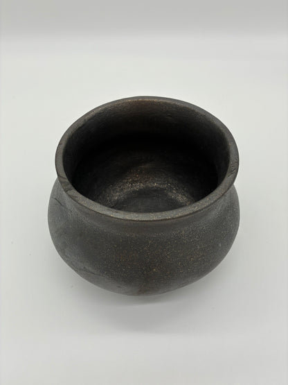 Lee Onstott ~ 1 3/4 Quart Traditional Black, 6 3/4" x 7" x 4 3/4"