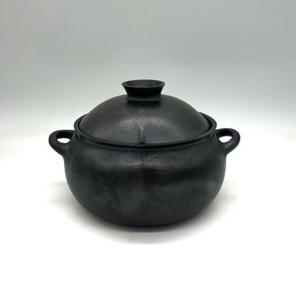 Lorenzo Mendez ~ 2 3/4 Quart Black Mica Casserole Style Pot, 6" x 9 3/4" x 8 1/4"