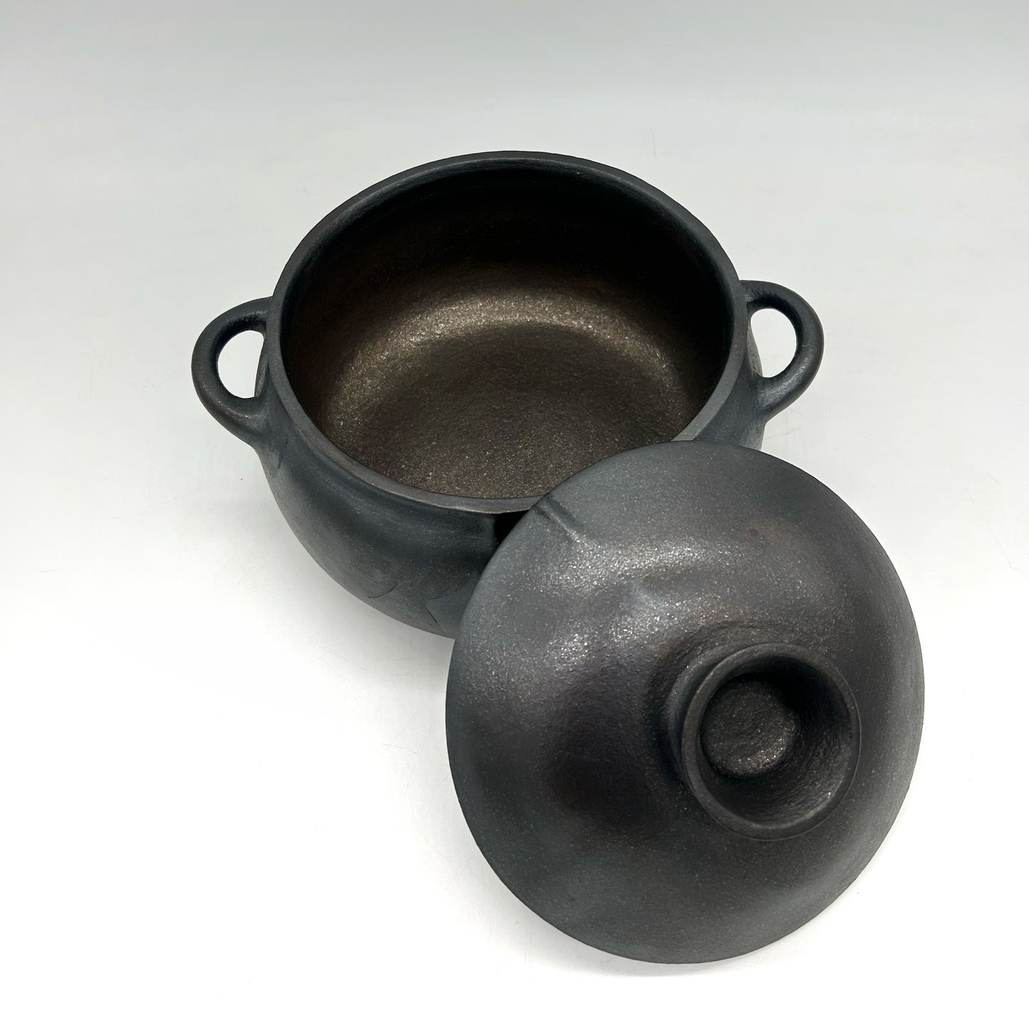 Lorenzo Mendez ~ 2 3/4 Quart Black Mica Casserole Style Pot, 6" x 9 3/4" x 8 1/4"