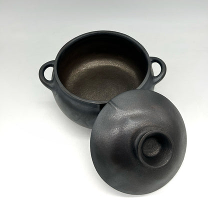 Lorenzo Mendez ~ 2 3/4 Quart Black Mica Casserole Style Pot, 6" x 9 3/4" x 8 1/4"