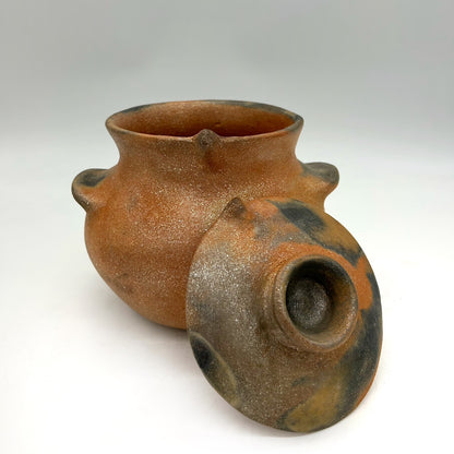 Lee Onstott - 2 1/2 Quart Mica Bean Pot, 7" x 8" x 7 3/4"