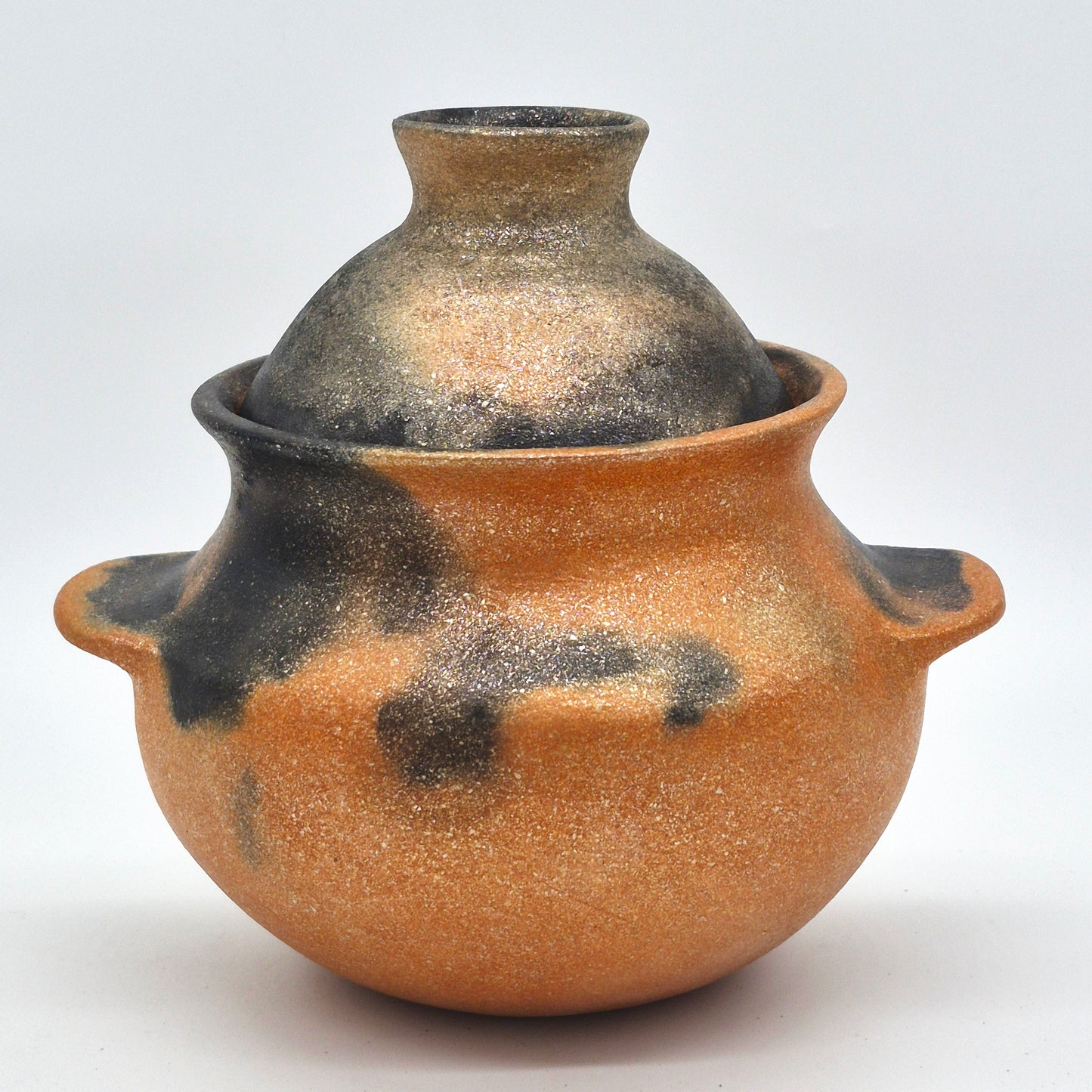 JT Beggs ~ 2 1/4 Quart Traditional Bean Pot with Lid, 8 1/4" x 7 1/2" x 7 3/4"