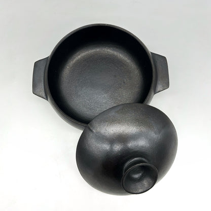 Lorenzo Mendez ~ 3 Quart Black Mica Casserole Style Pot, 6 3/8" x 10 3/4" x 8 34"