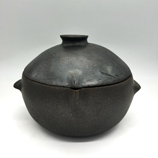 Lee Onstott - 5 Quart Black Casserole Style Pot, 8 1/2" x 11 1/2" x 10 1/2"