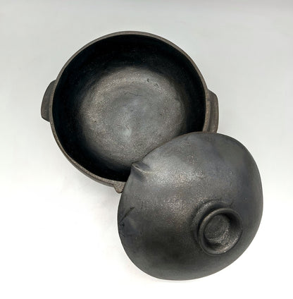 Lee Onstott - 5 Quart Black Casserole Style Pot, 8 1/2" x 11 1/2" x 10 1/2"