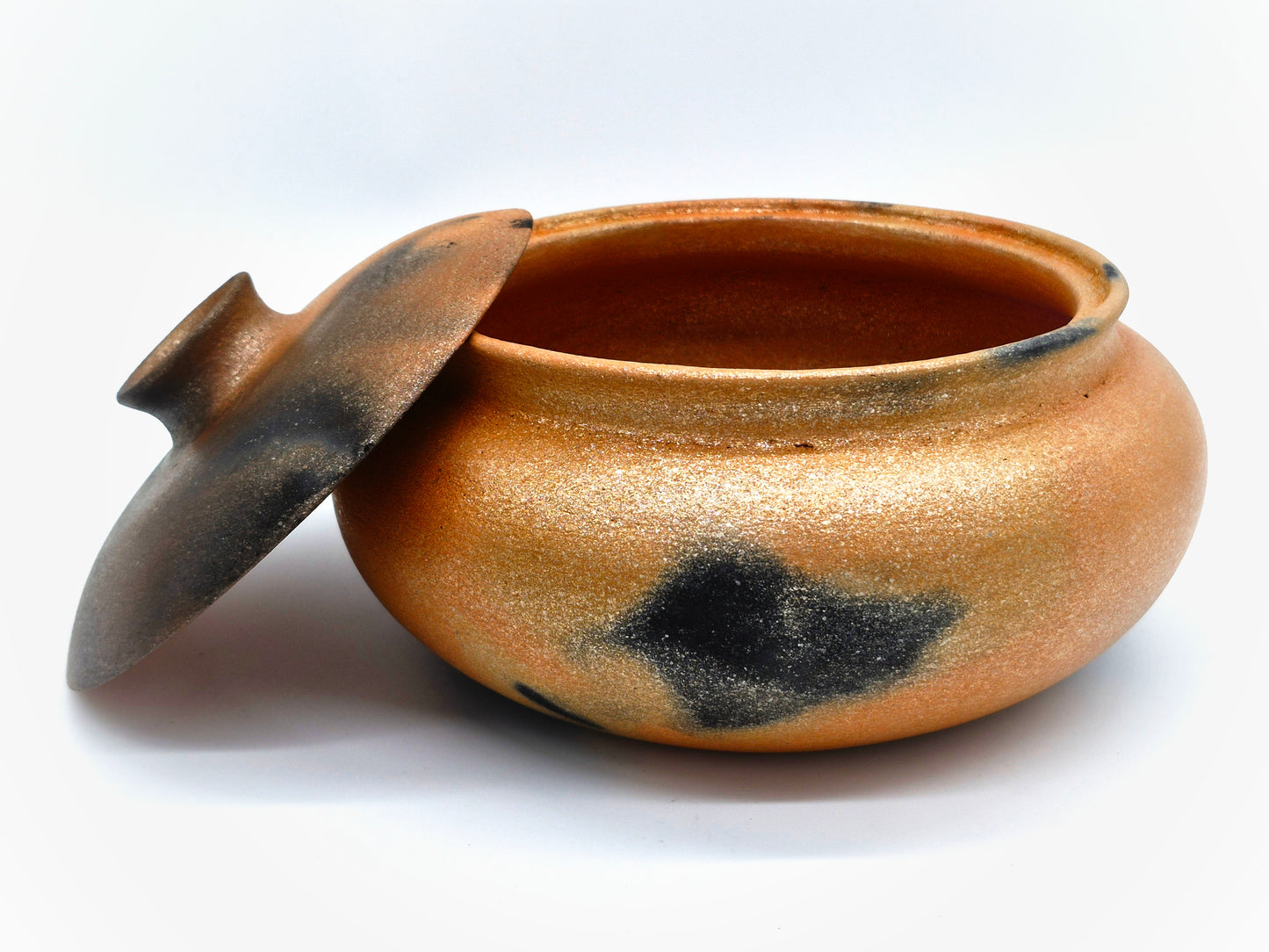 Rhonda Avidon ~ 3 1/2 Quart Mica Casserole style pot, 10" x 10" x 6 1/2"