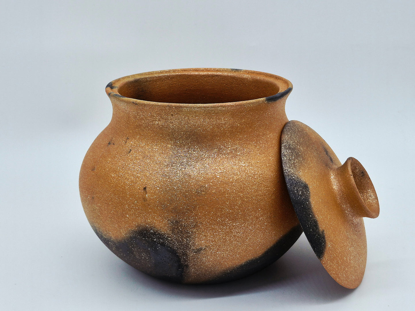 Rhonda Avidon ~ 4 Quart Mica Bean Pot, 8 3/4" x 8 3/4" x 8 1/4"