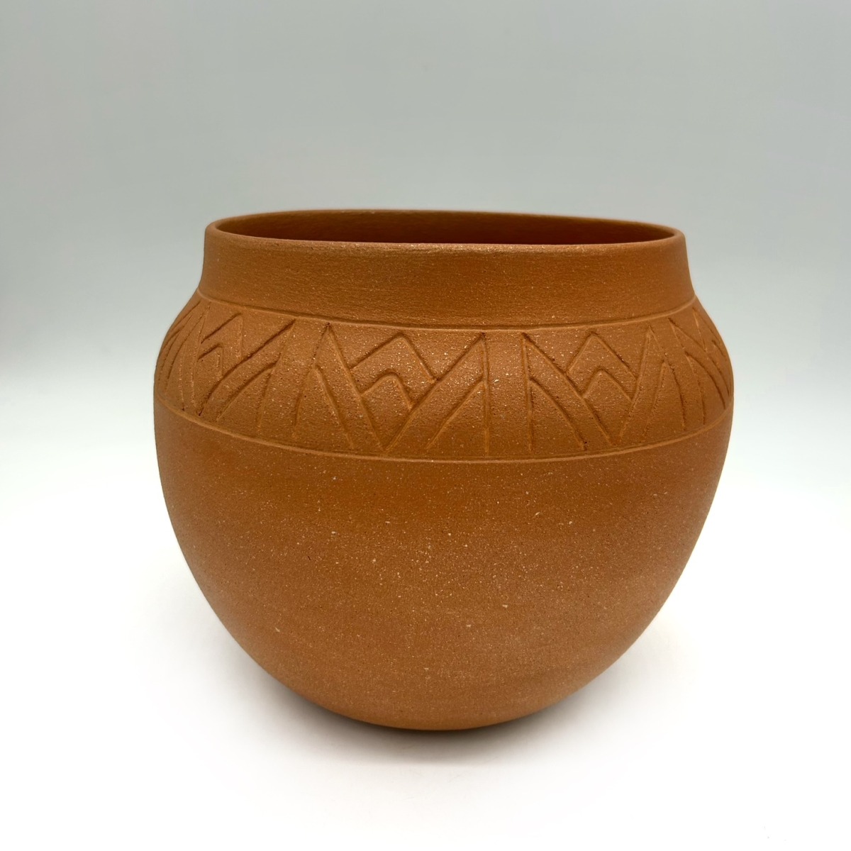 5 Quart Traditional Bean pot with Incised Design