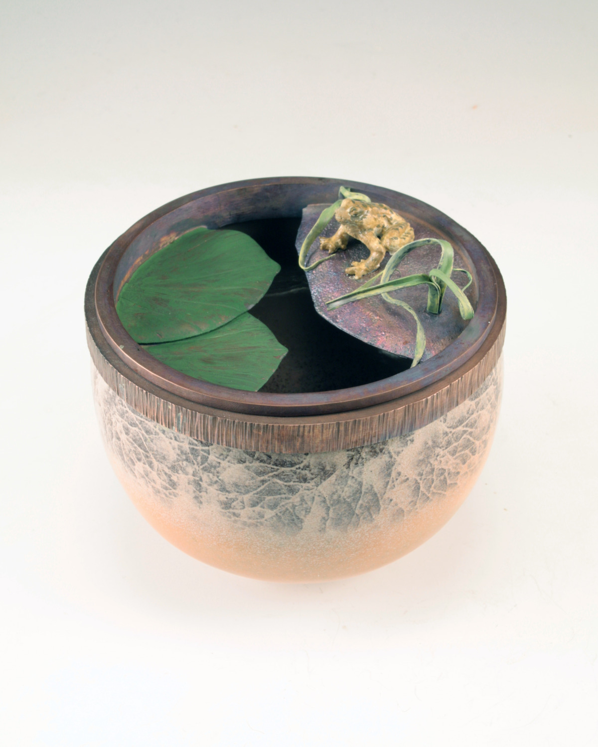 Leopard Frog Vessel