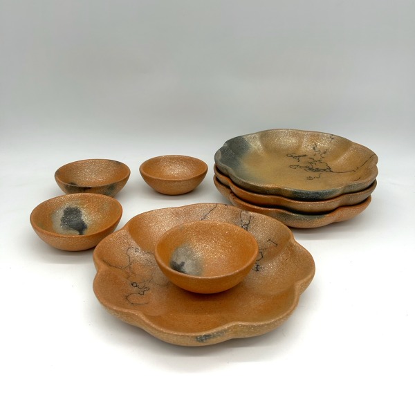 Mica Appetizer Set, Scalloped Plate & Tiny bowl